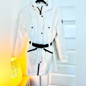 Michael Kors white subtle camo print, lightweight trench style coat. Size Large